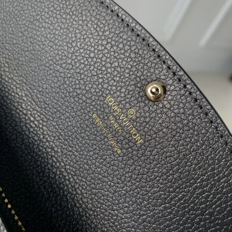 M82340 19x10x2cm High Quality Bags - Image 8