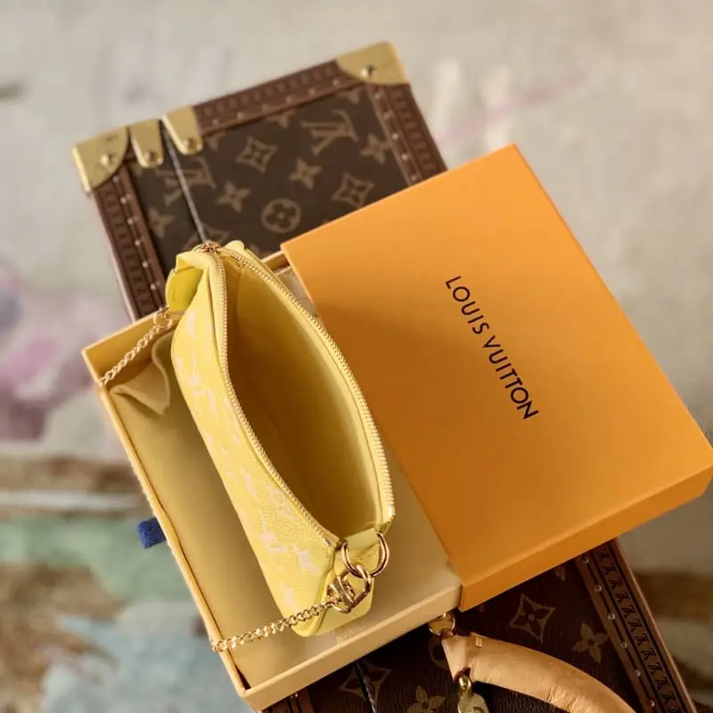 M46129 15.5x10.5x4cm High Quality Bags - Image 8