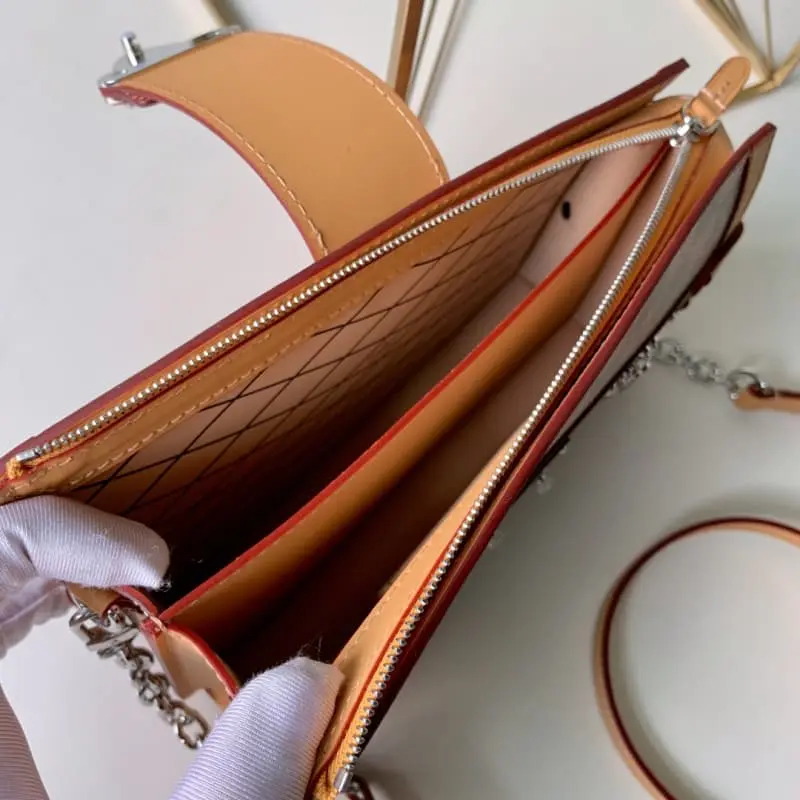 M55456 Red 20x12x5.5cm High Quality Bags - Image 8