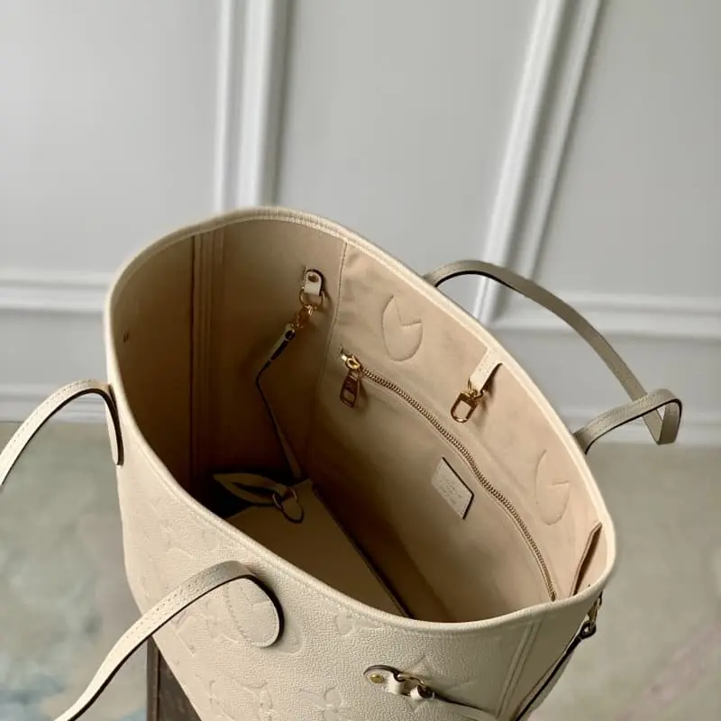 M46676 Beige 31x28x14cm High Quality Bags - Image 8