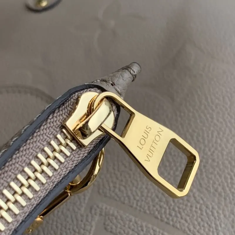 M45686 32x29x17cm High Quality Bags - Image 7