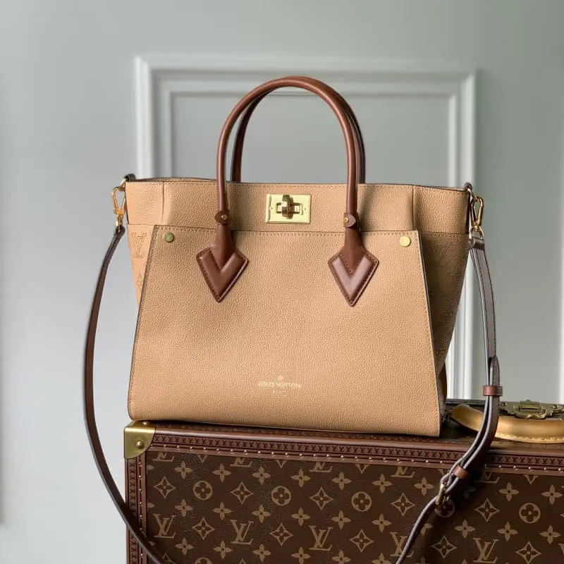 M53826 30.5x24.5x14cm High Quality Bags - Image 8