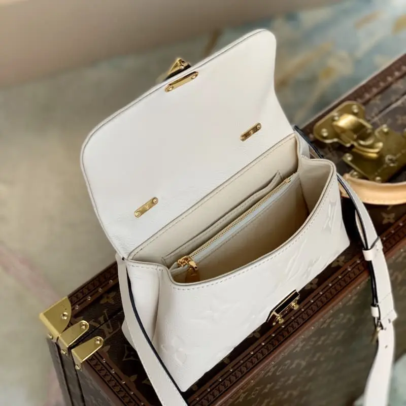 M46008 24x17x8.5cm High Quality Bags - Image 8