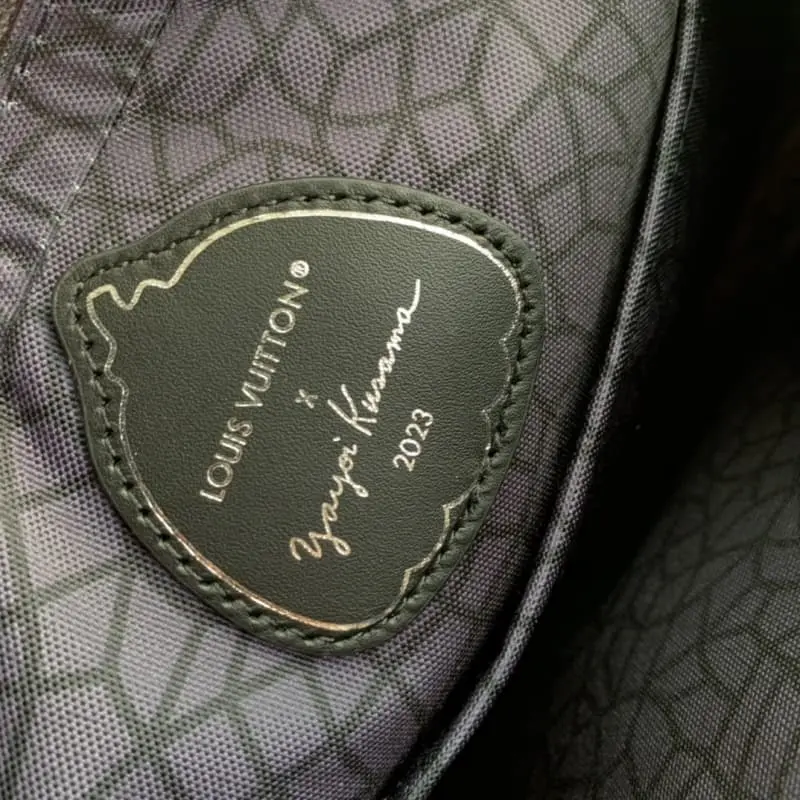 M46435 25x18.5x7cm High Quality Bags - Image 8