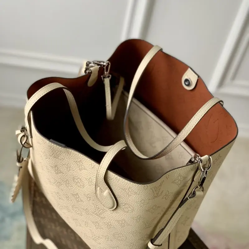 M21850 S1 30x27x16cm High Quality Bags - Image 8