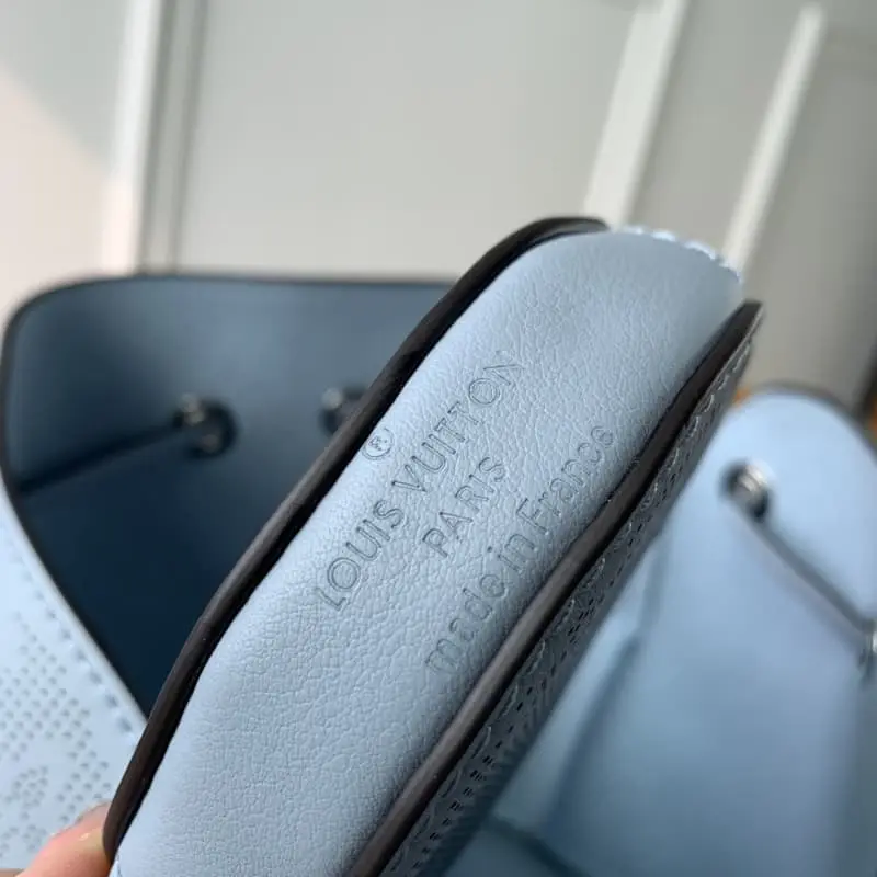 M21582 19x22x14cm High Quality Bags - Image 8