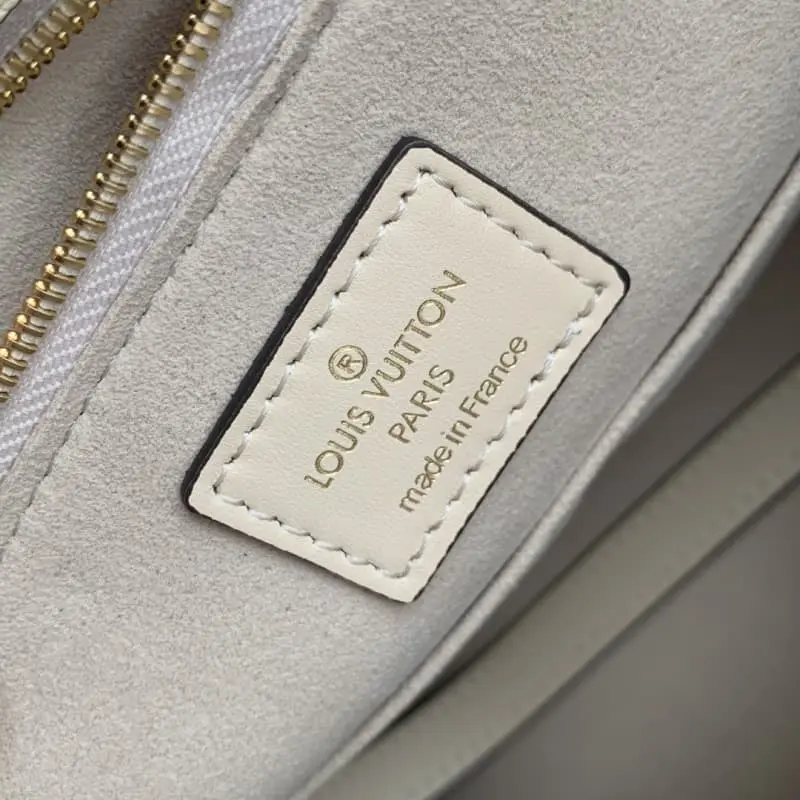 M45595 White Embossed S1 35x27x14cm High Quality Bags - Image 8