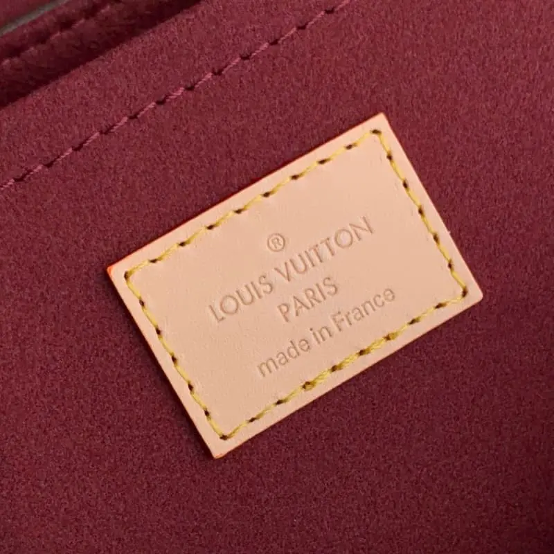 M13617 27x18x3cm High Quality Bags - Image 8