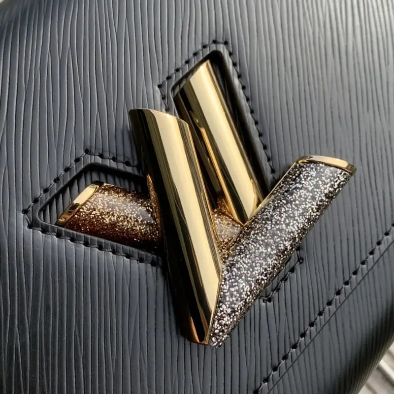 M59033 23x17x9.5cm High Quality Bags - Image 7