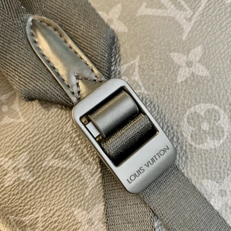 M45913 27x42x13cm High Quality Bags - Image 8