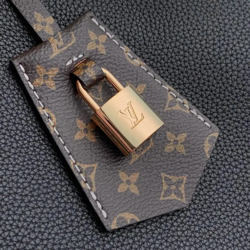 M13667 25x15x18cm High Quality Bags - Image 11