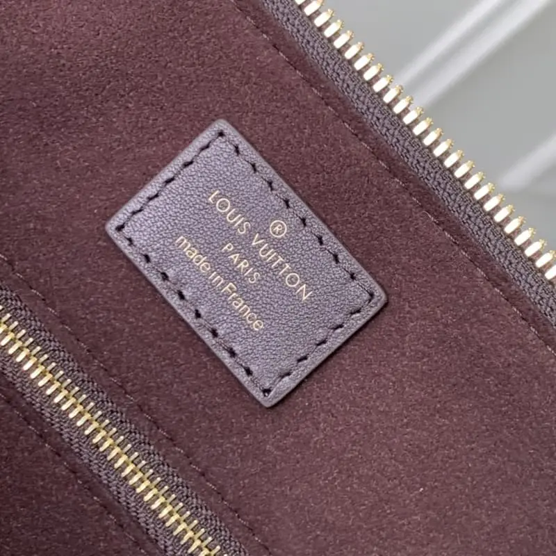 M14043 25x19x15cm High Quality Bags - Image 8