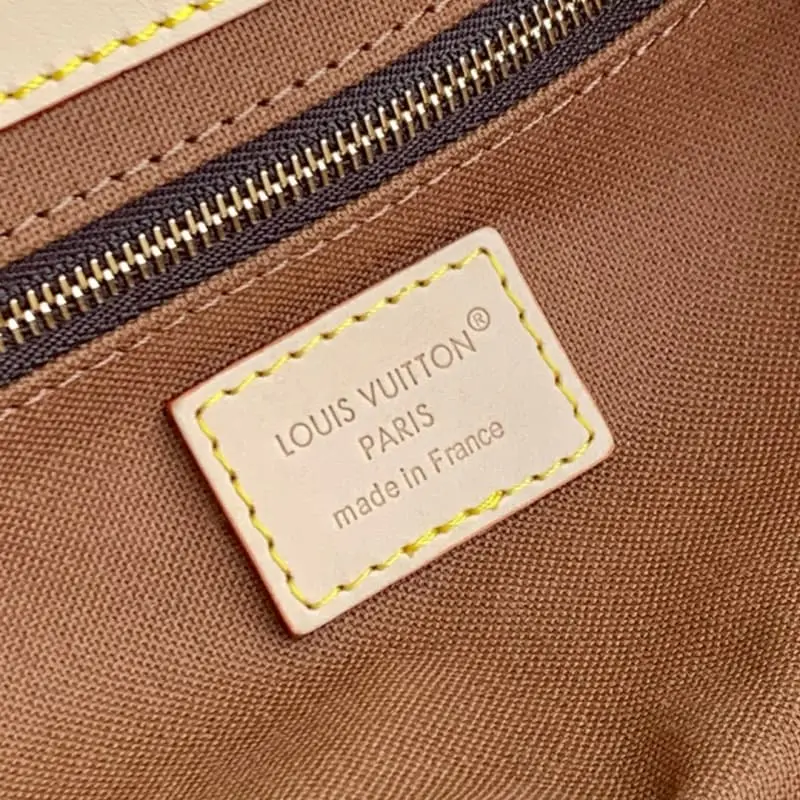 M14680 18x7x12cm High Quality Bags - Image 8