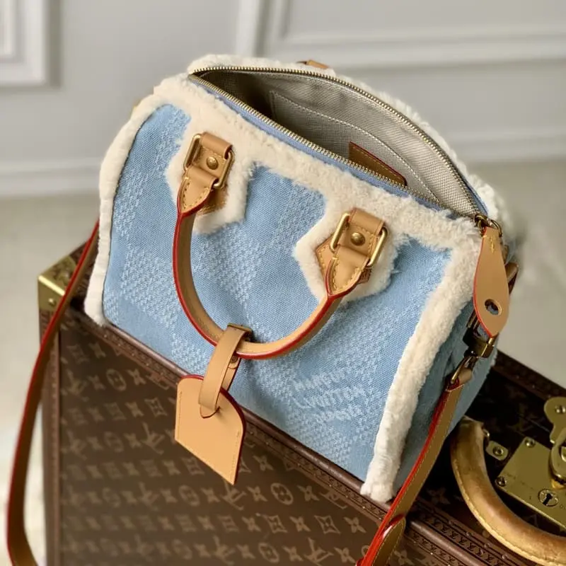 N40700 25x15x15cm High Quality Bags - Image 8