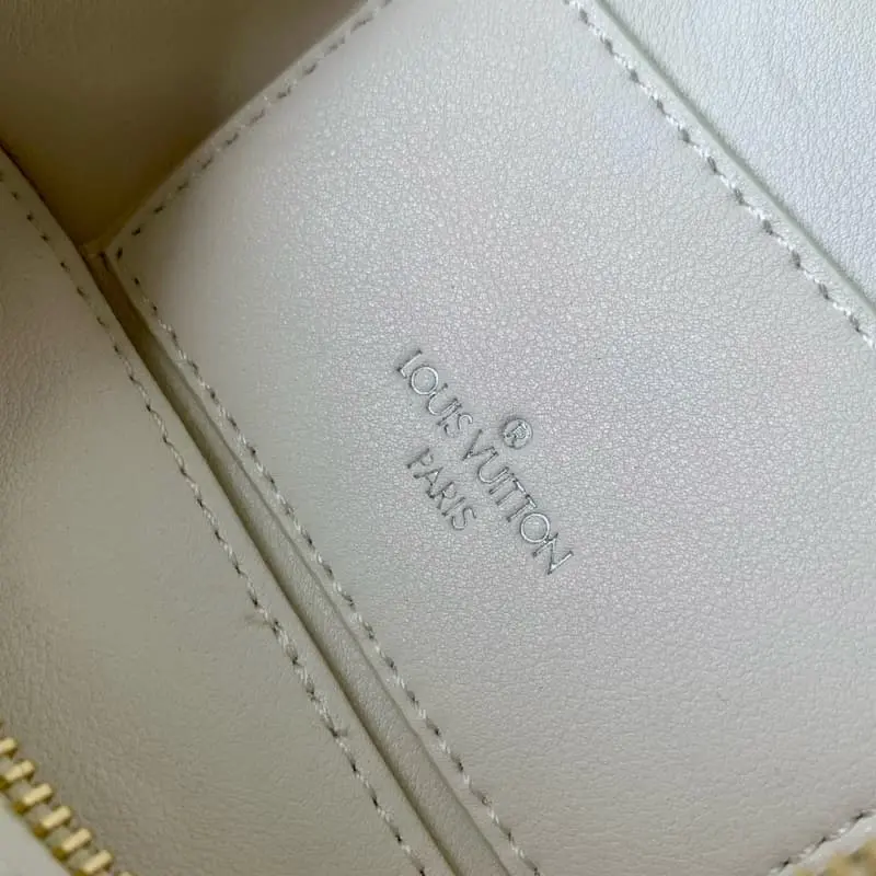 M25219 19x13x11cm High Quality Bags - Image 8