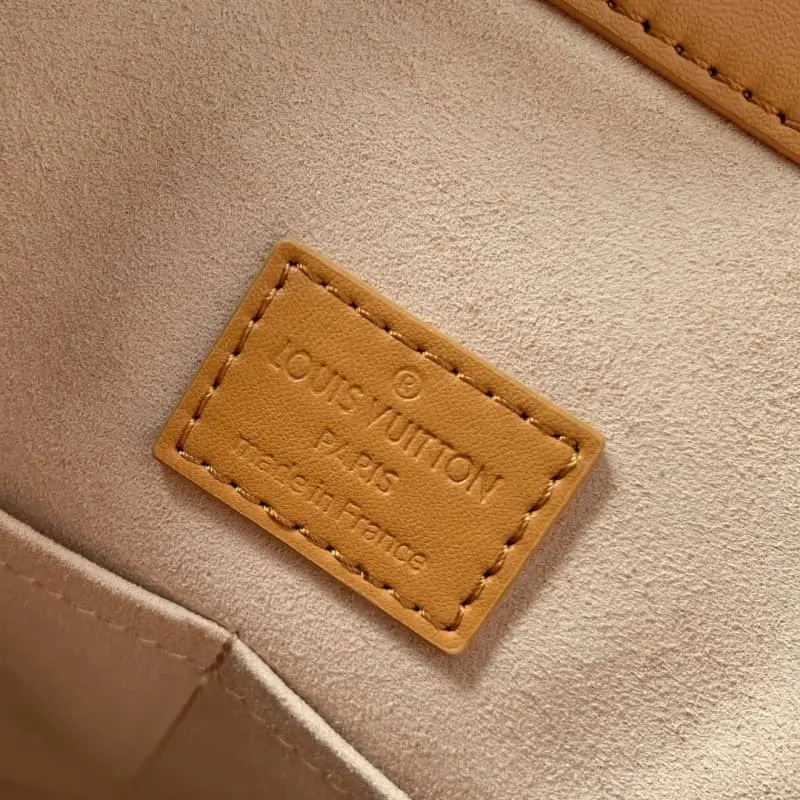 M24578 30x27x17cm High Quality Bags - Image 8