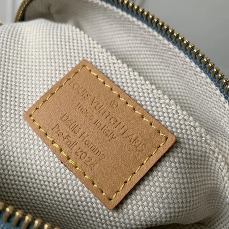 N40682 HH30 18x12x10cm High Quality Bags - Image 8