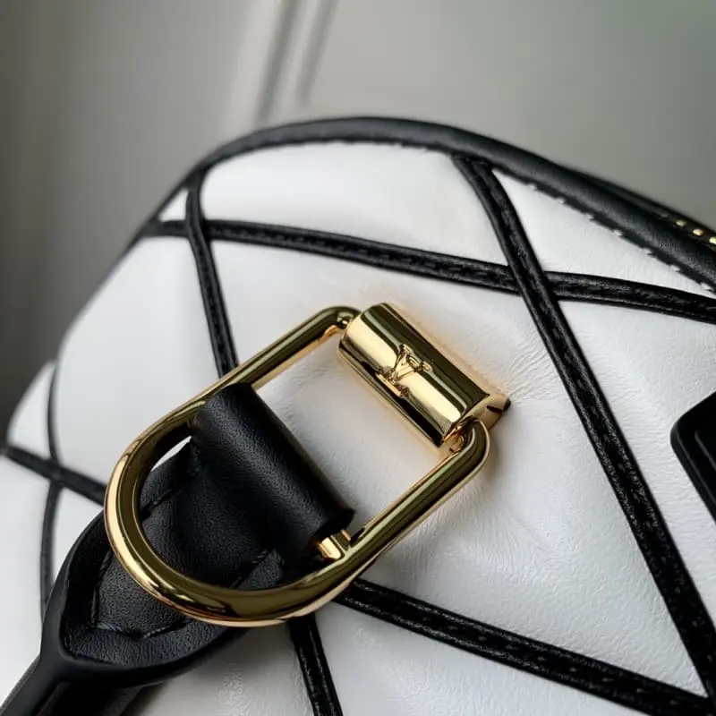 M23666 S1 23.5x17.5x11.5cm High Quality Bags - Image 8