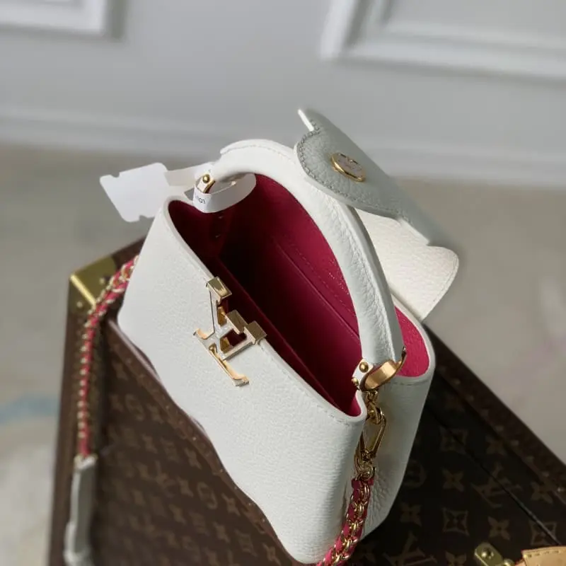 M22122 White 21x14x8cm High Quality Bags - Image 9