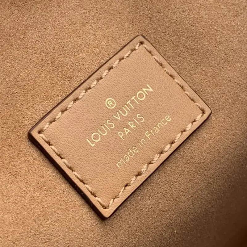 M46029 26x26x17.5cm High Quality Bags - Image 7