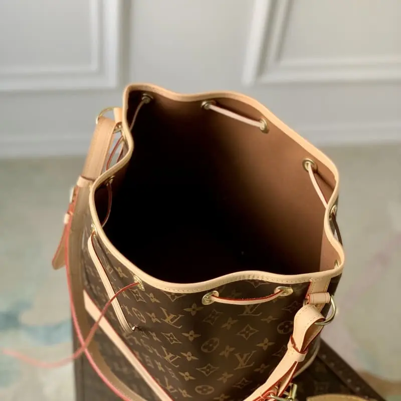 N40818 27x27x21cm High Quality Bags - Image 8