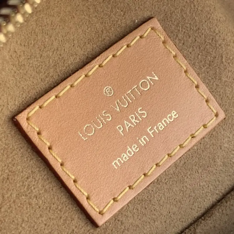 M45149 18x17x7cm High Quality Bags - Image 7