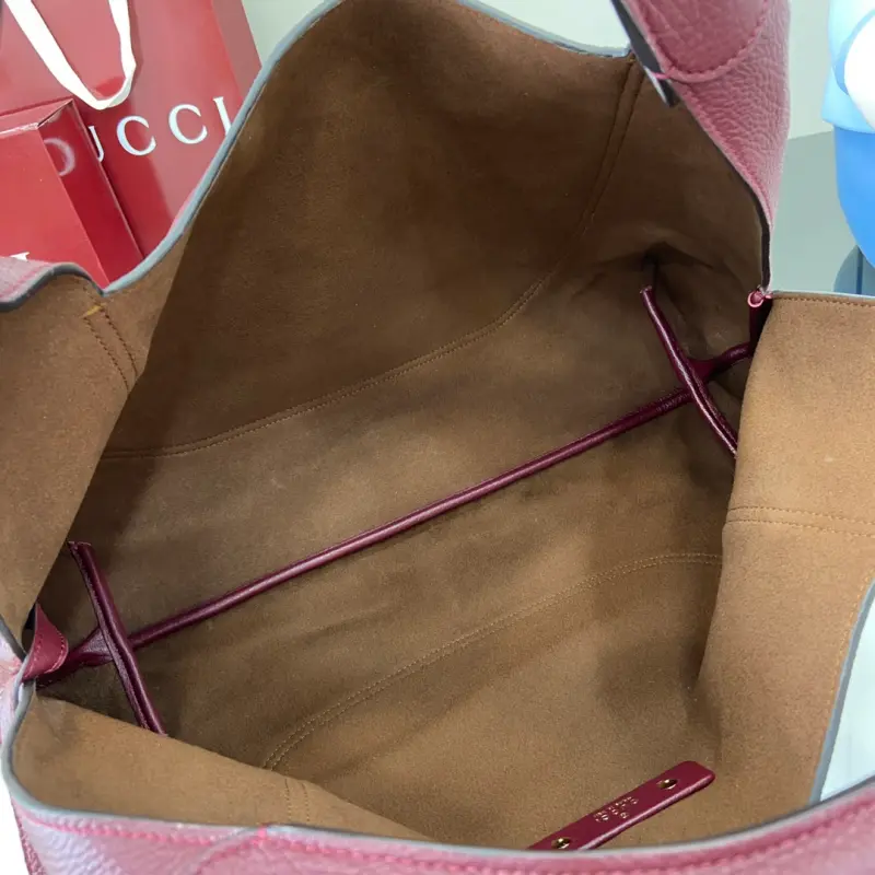 837466 CM 4 High-Quality Bags - Image 8