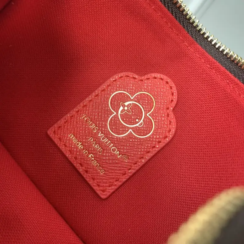 M12205 Old Red 10.5x4x15.5cm High Quality Bags - Image 8