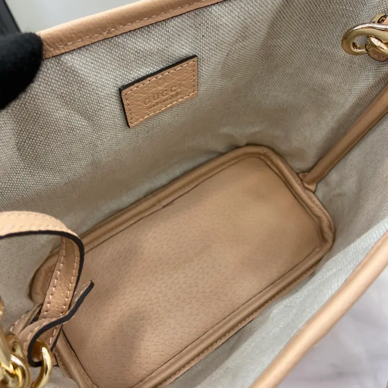 811716 CM 1 High-Quality Bags - Image 8