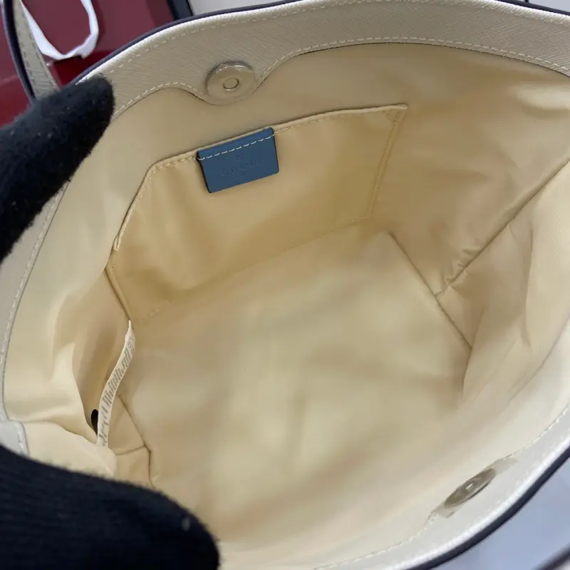 410812 CM 1 High-Quality Bags - Image 8