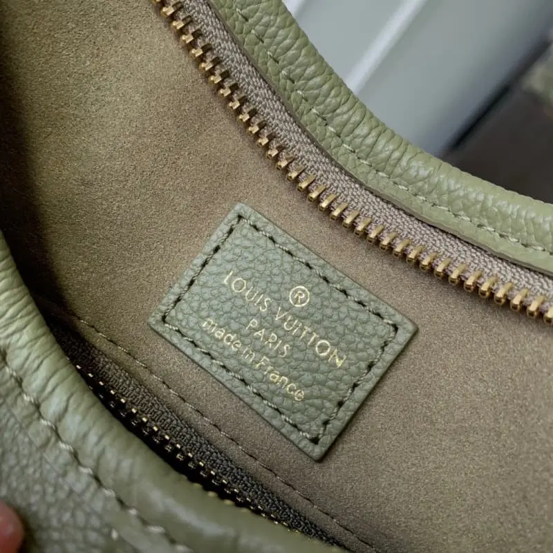 M46672 29.5x24x12cm High Quality Bags - Image 8