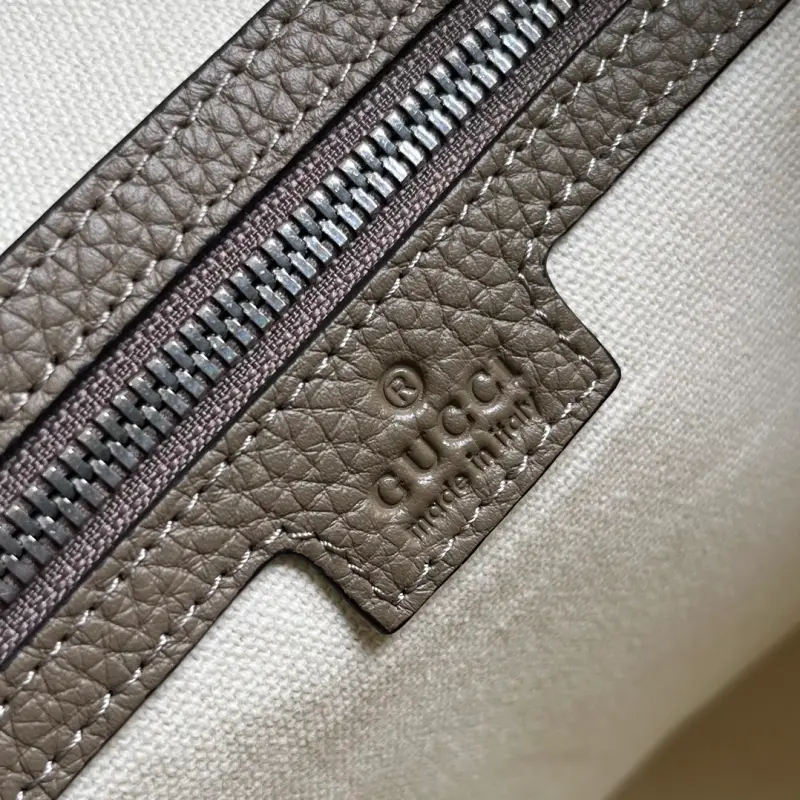 725282 CM 3 High-Quality Bags - Image 8