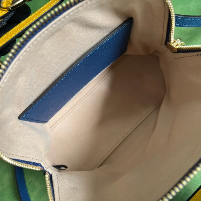 715775 CM 3 High-Quality Bags - Image 8