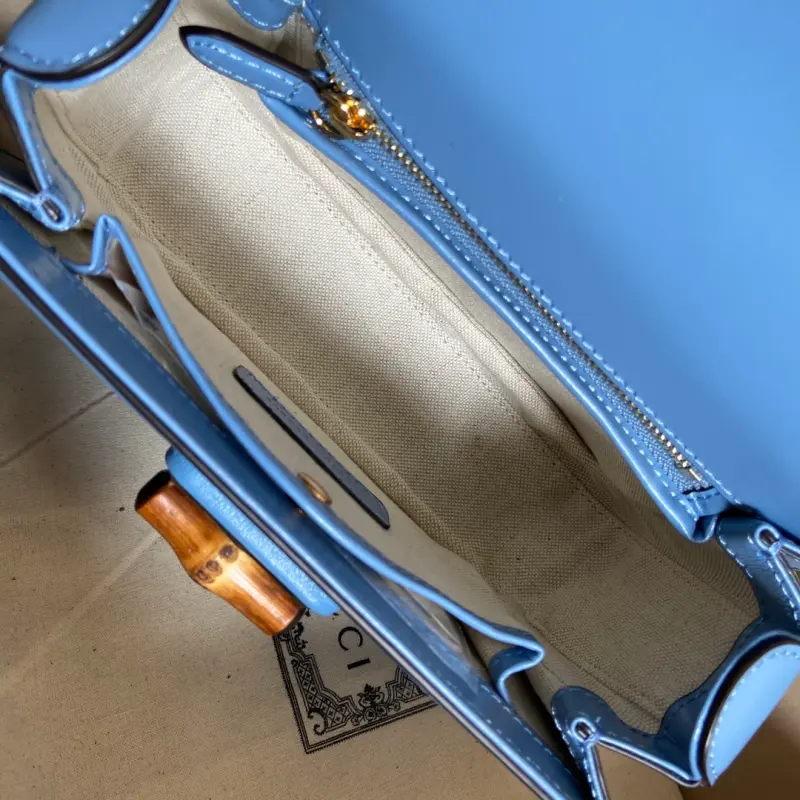 675797 CM 13 High-Quality Bags - Image 8