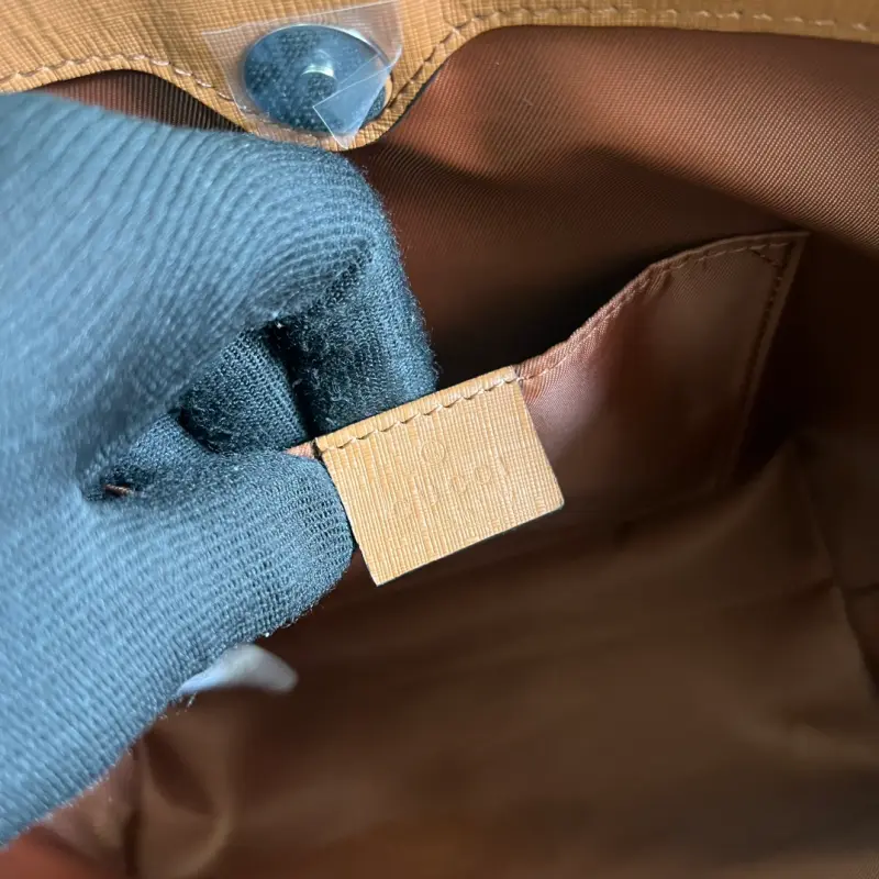 410812 CM 11 High-Quality Bags - Image 8