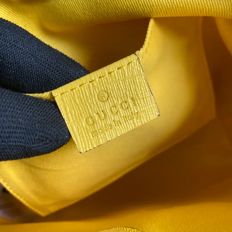 410812 CM 13 High-Quality Bags - Image 8