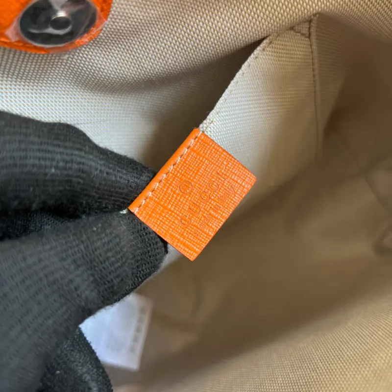 410812 CM 16 High-Quality Bags - Image 8