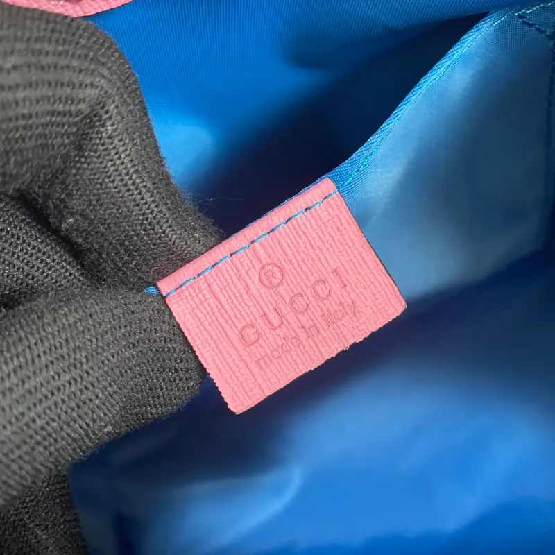 410812 CM 22 High-Quality Bags - Image 8