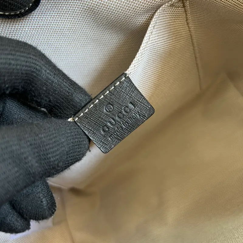 410812 CM 24 High-Quality Bags - Image 8