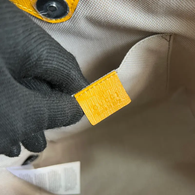 410812 CM 26 High-Quality Bags - Image 8