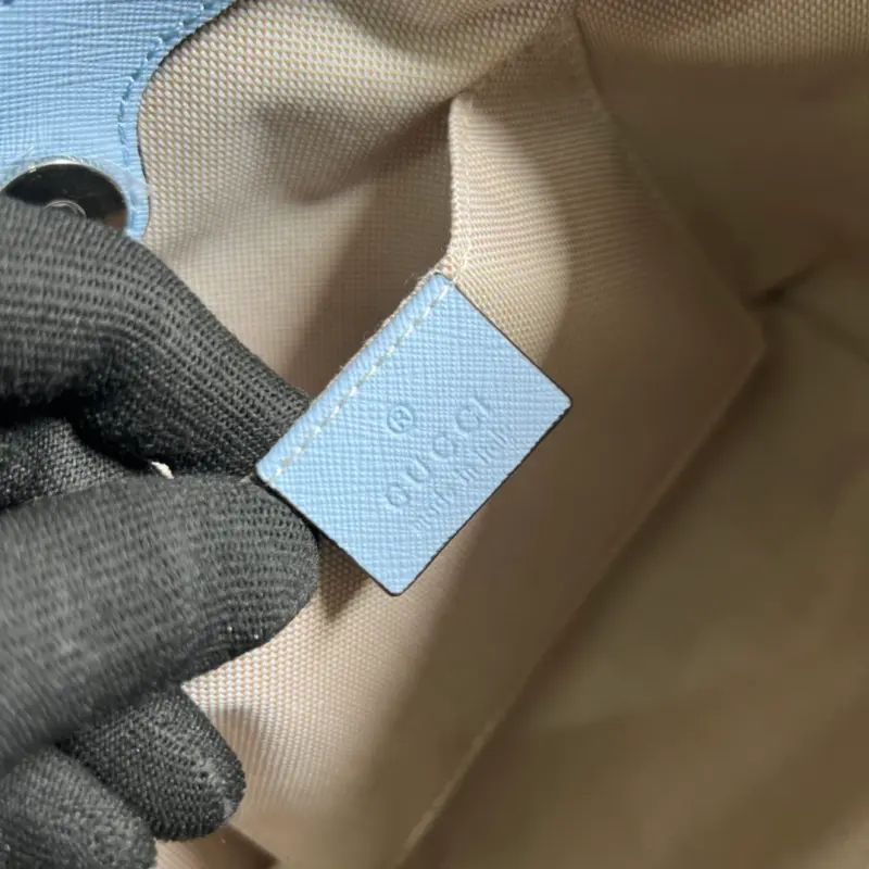 410812 CM 31 High-Quality Bags - Image 8