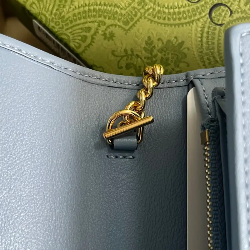 725215 CM 4 High-Quality Bags - Image 8