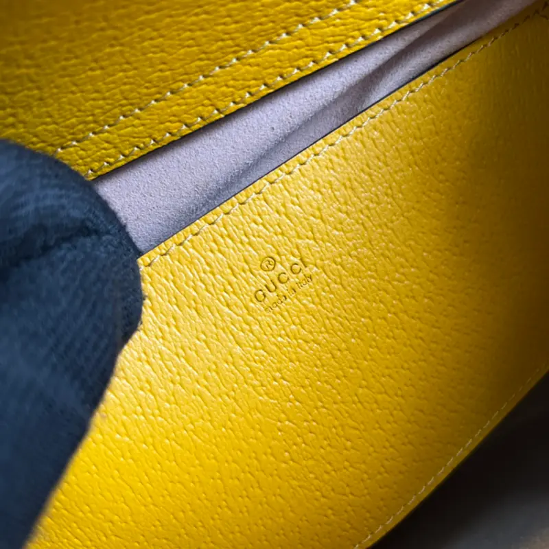 702721 CM 2 High-Quality Bags - Image 8