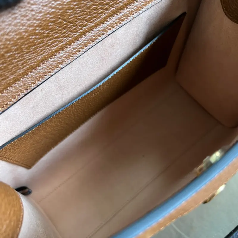 702721 CM 6 High-Quality Bags - Image 8