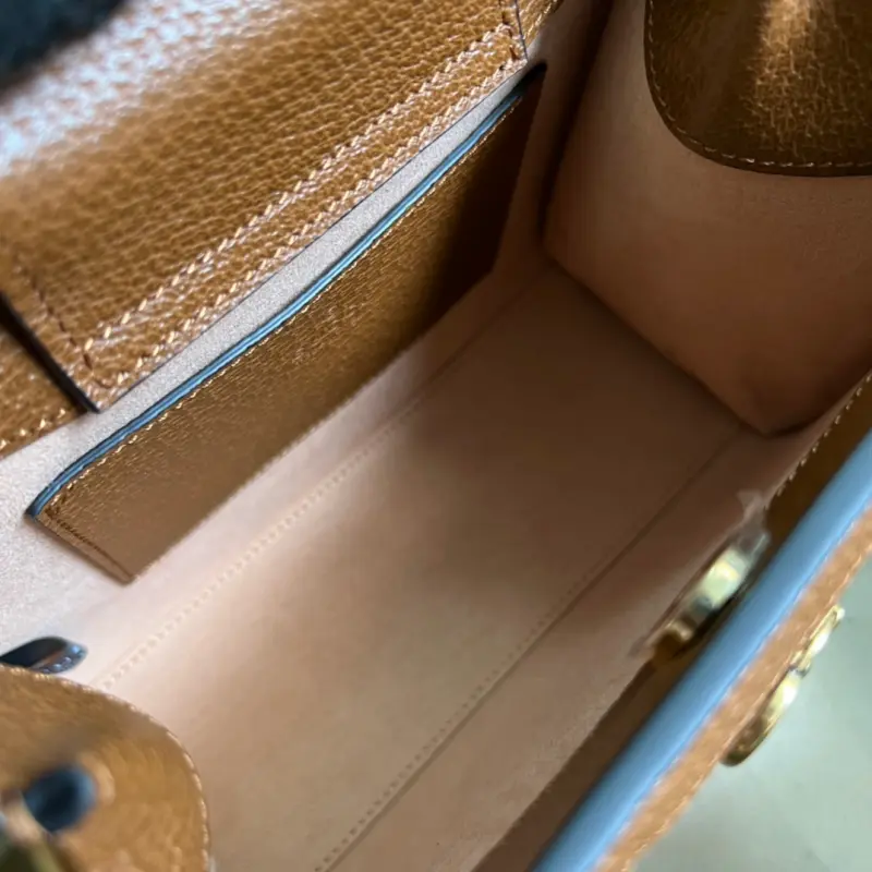 702732 CM 6 High-Quality Bags - Image 8