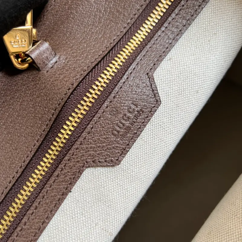 678839 CM 2 High-Quality Bags - Image 8