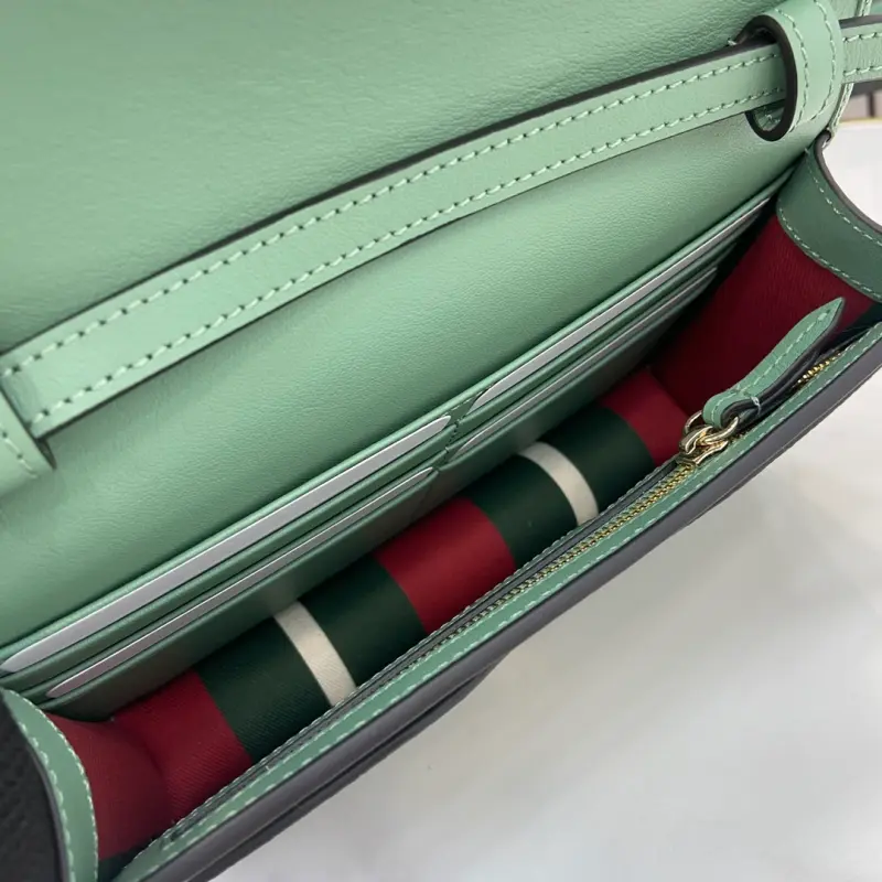 820688 CM 3 High-Quality Bags - Image 8