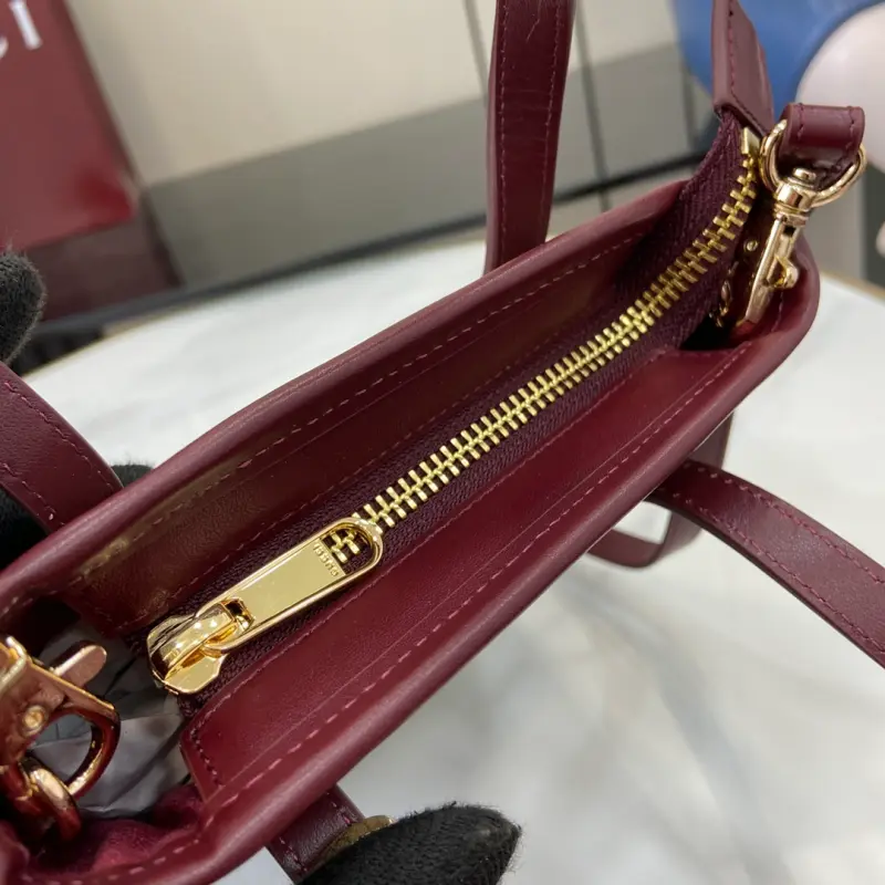 831899 CM 2 High-Quality Bags - Image 8