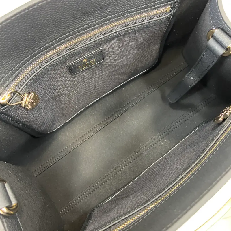 806205 CM 1 High-Quality Bags - Image 8