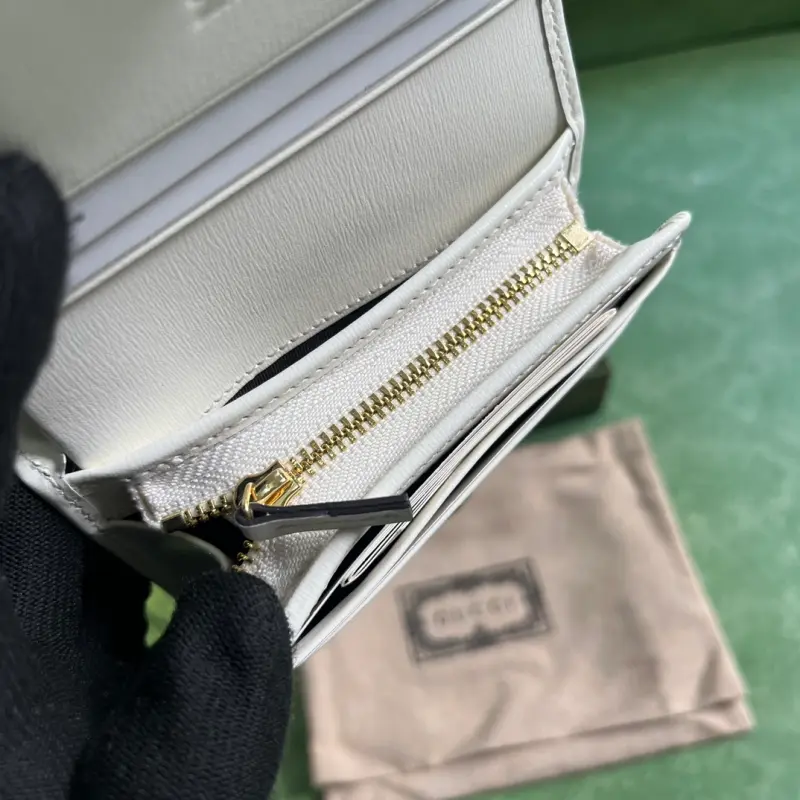 621887 CM 6 High-Quality Bags - Image 8